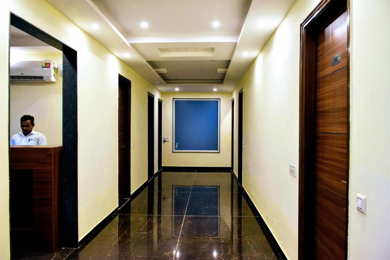 Hotel When In Gurgaon - Opposite To Artemis Hospital Екстер'єр фото
