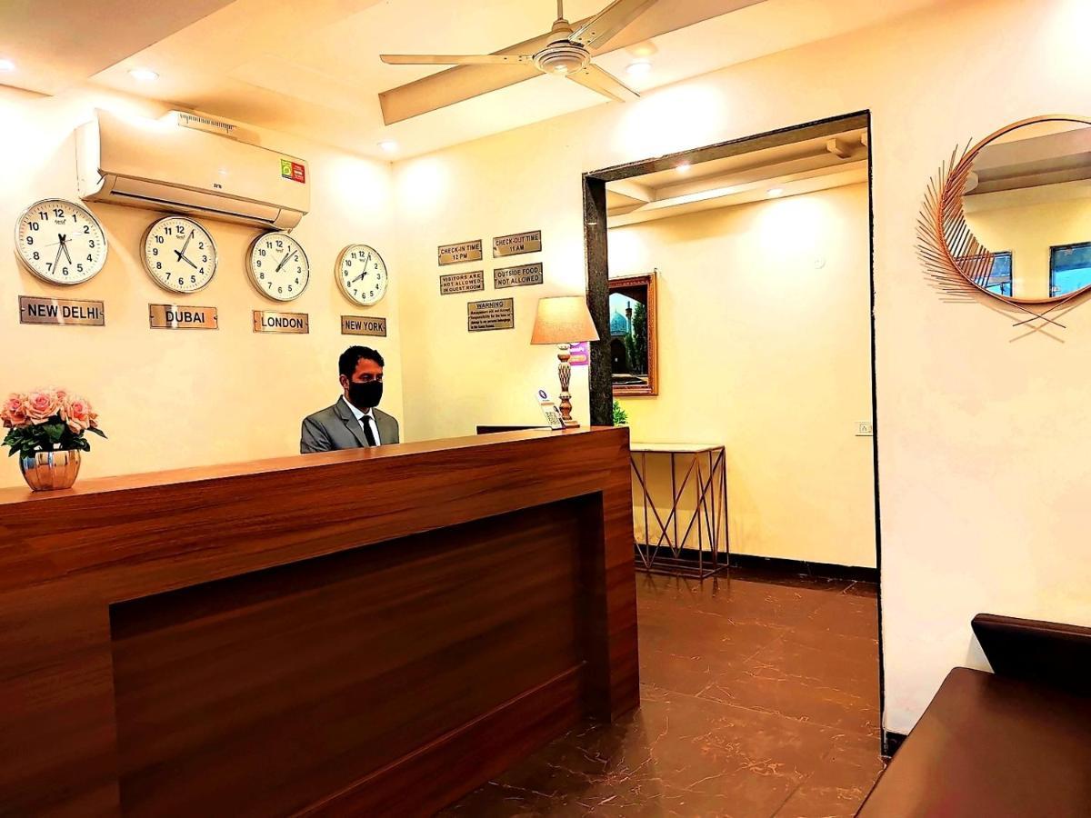Hotel When In Gurgaon - Opposite To Artemis Hospital Екстер'єр фото